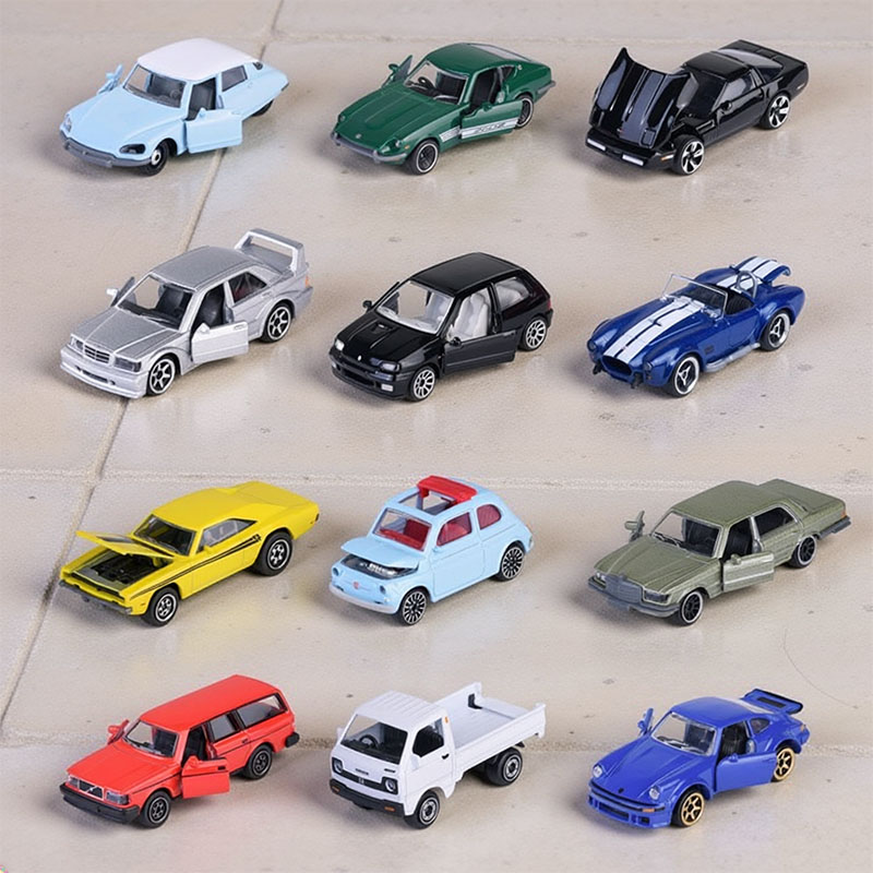 MAJORETTE VINTAGE PREMIUM CARS 12-ass