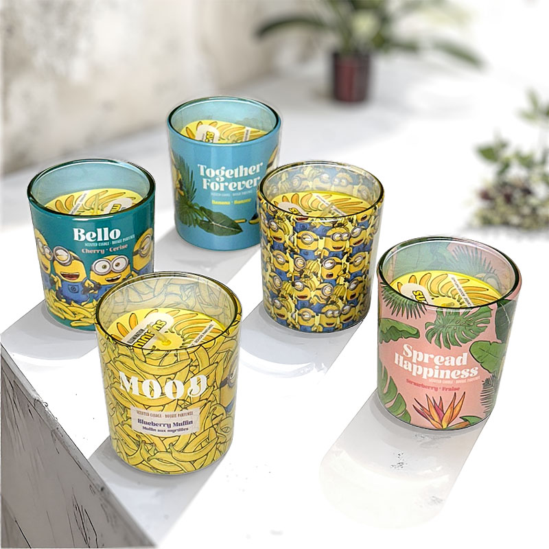 MINIONS ALL YEAR SCENTED CANDLES 110g DISPLAY 20pcs