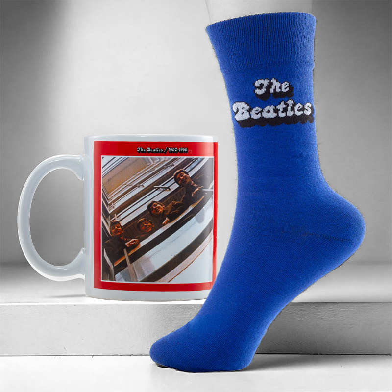 GIFT BOX THE BEATLES RED & BLUE MUG + SOCKS 2ass