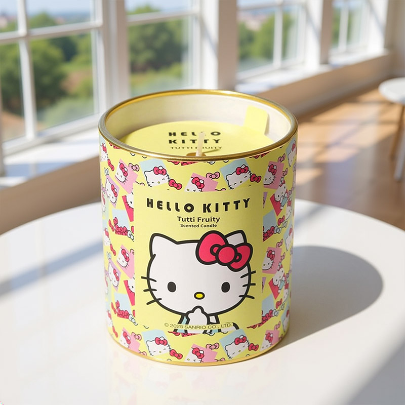 HELLO KITTY REPEAT PRINTED CANDLE TUTTI FRUITY 206G