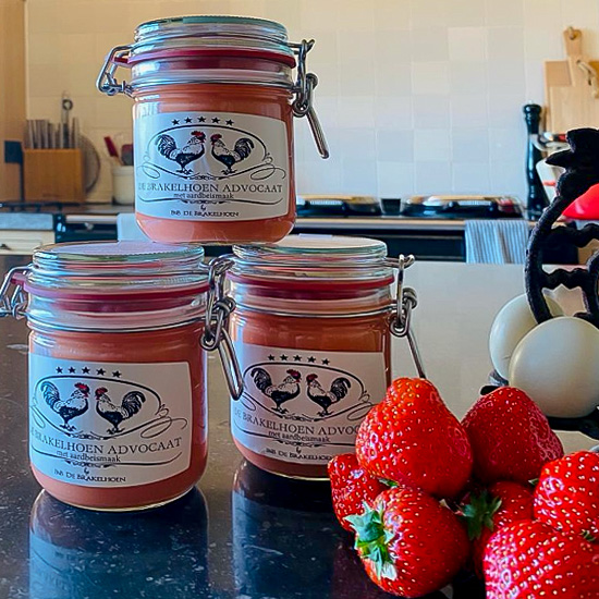 BRAKELHOEN ADVOCAAT MET AARDBEI 350ml