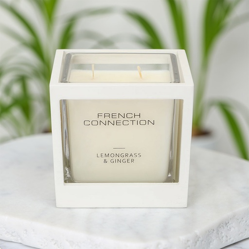 [FCC002WM] FRENCH CONNECTION WHITE WOODEN SURROUND CANDLE LEMONGRASS&GINGER 495G MEDIUM