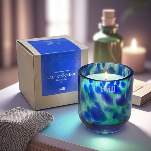 [80100055] TWILI INDOOR SCENTED CANDLE LOTUS COLL. SAPPHIRE S 9cm/200gr